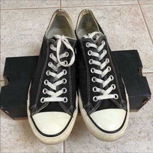 Men’s B&W Converse Size 10.5 U.S.